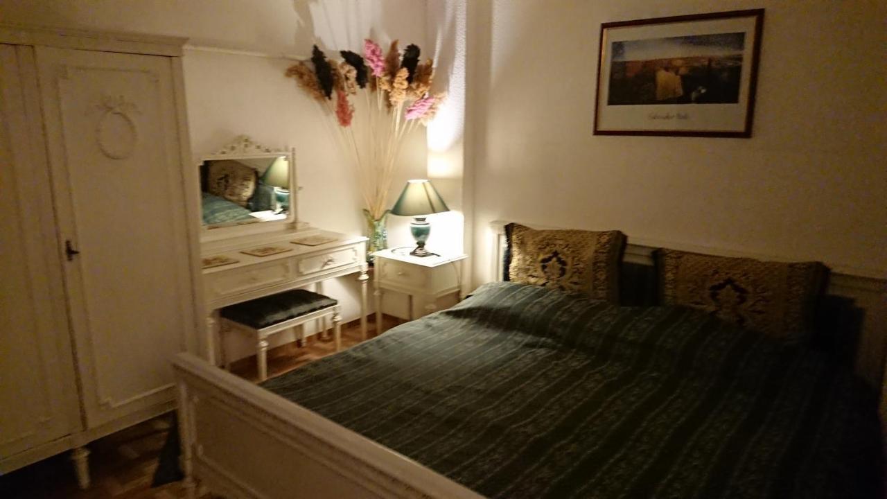 One Bedroom Apartment French Embassy Bucarest Exterior foto